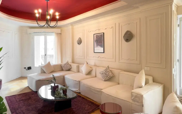 The 2bdr Crimson Crib @ The Heart Of Heliopolis
