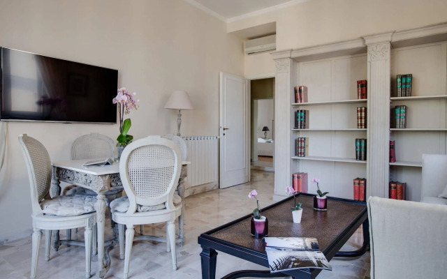 Kometa Suites & Apartments