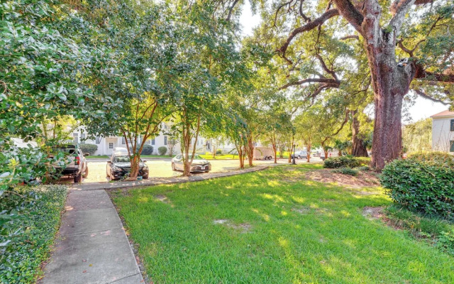 Pet-friendly Mobile Condo ~ 4 Mi to Downtown!