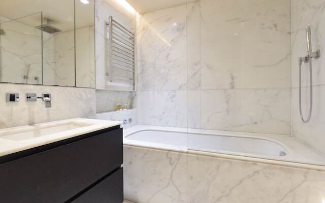 Soho Luxury 1 Bedroom Apartment by Concept Apartments