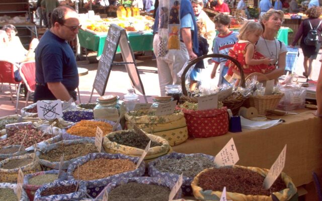 Mercure Nice Marche aux Fleurs