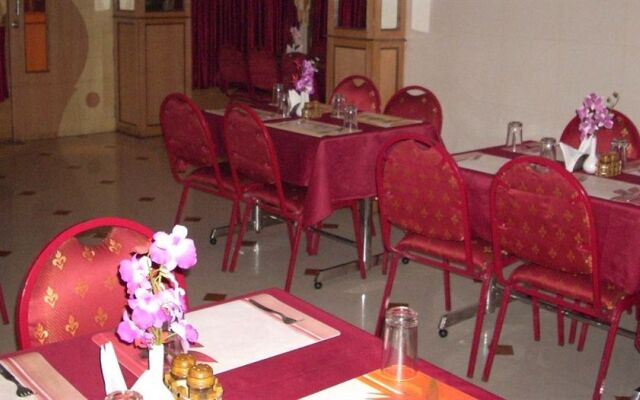 Hotel Manickam Grand