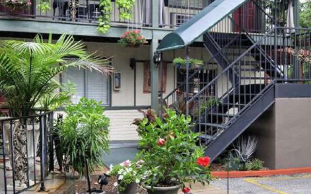 TradeWinds Lodging Bed and Breakfast