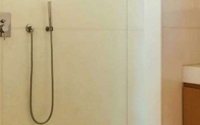 A/C Apt 2br/4p - 2min to La Ponche Beach/st-tropez