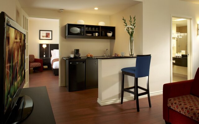 Holiday Inn Hotel & Suites Montreal Airport by IHG