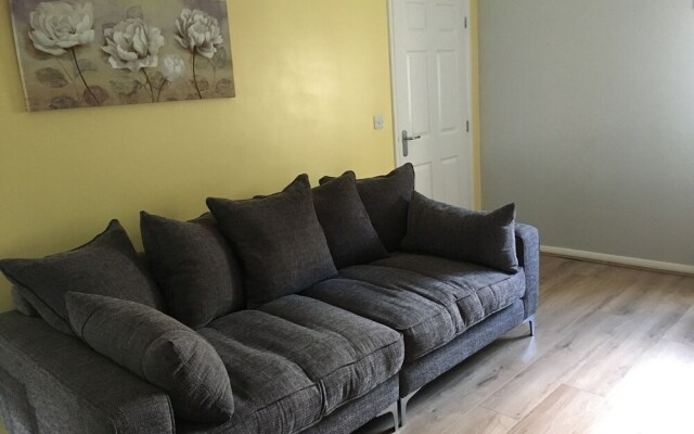 Impeccable Modern Two Bed House in Colwyn Bay