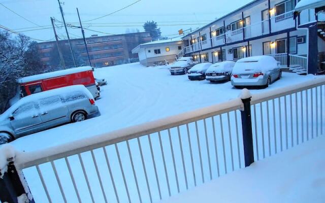 River Heights Motel