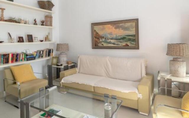 Fabrica Beach Apartments