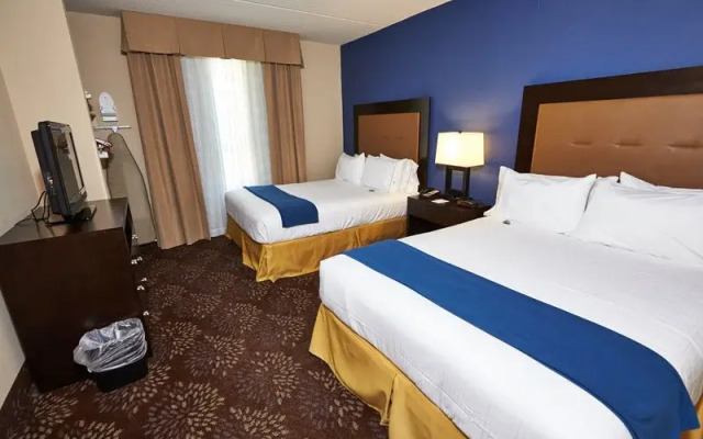 Holiday Inn Express Powless House