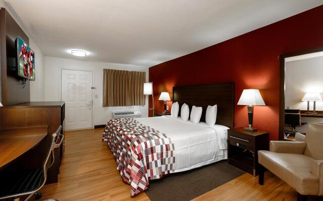 Super 8 by Wyndham Helen