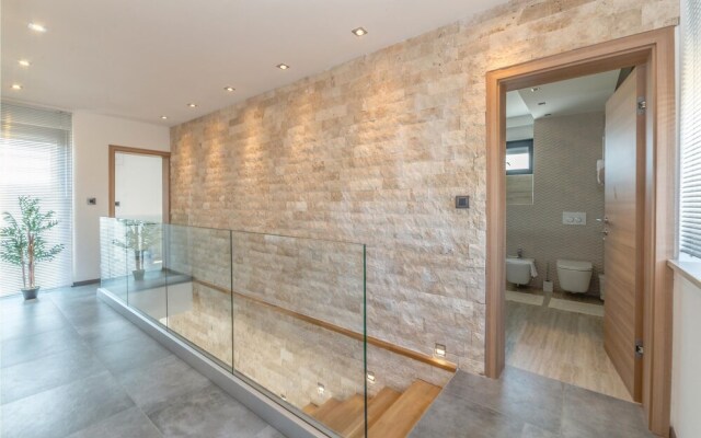 Nice Home in Pag with Hot Tub, WiFi & Sauna