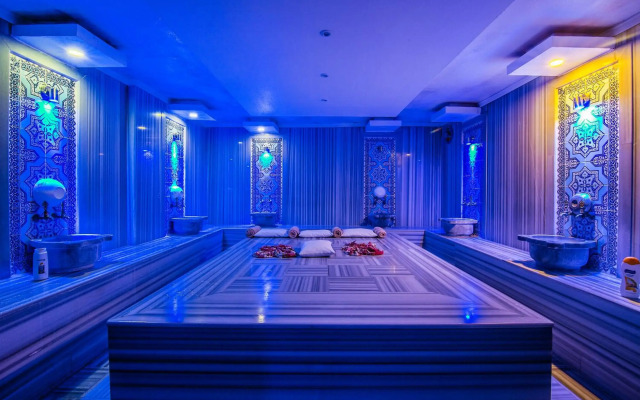 Kleopatra Blue Hawaii Hotel
