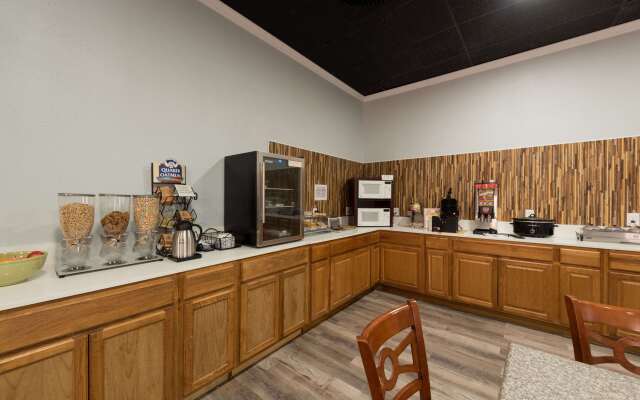 Quality Inn & Suites Manitou Springs at Pikes Peak