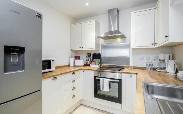 MPL Apartments - Queens Broadway F3