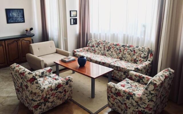 Studio Apartment Near Rustaveli Avenue