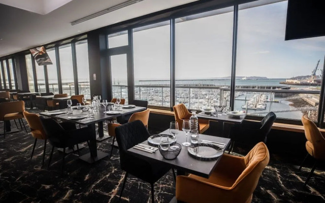 Hôtel Barracuda & Spa, Centre Port, pieds dans l'eau, vue mer