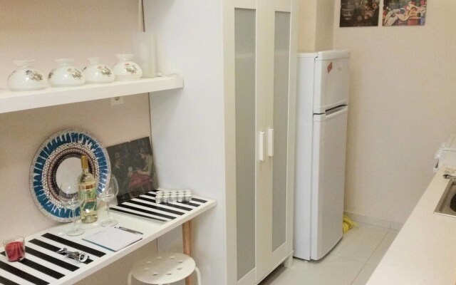 Trendy Urban Home in Athens - 5' to Metro Station