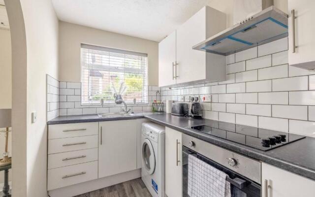 Windsor Burnham Ascot Haven Sleeps 4