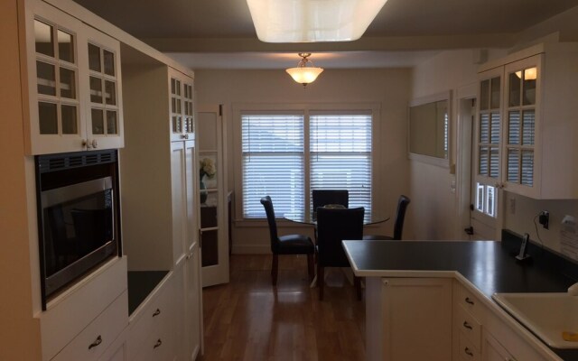 3118 Yellow House Main