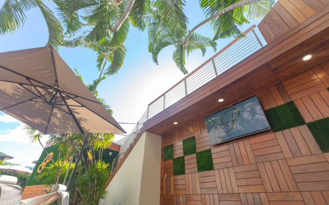 Polynesian Residences Waikiki Beach