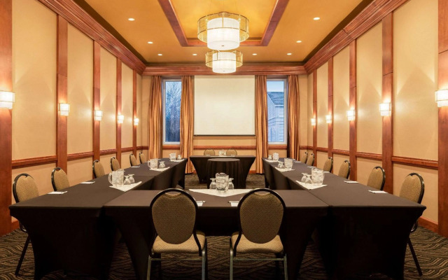 Atlantic Host Hotel, Trademark Collection by Wyndham