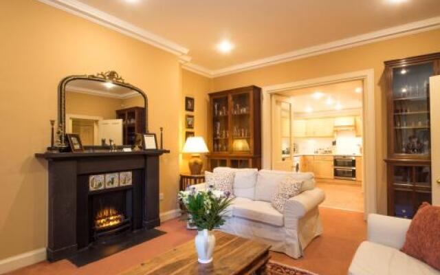 The Studio Apartment - The Edinburgh Address