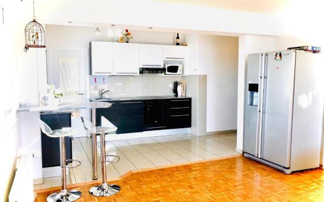 Spacious Apartment with Lake View | 35