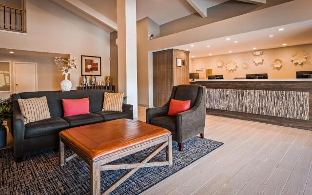 Best Western Plus Executive Inn