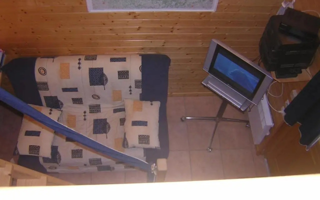 Gite La K-bane au fond du jardin