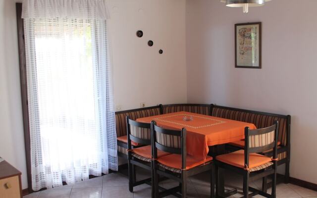 Spacious Apartment in Medulin with Covered Terrace
