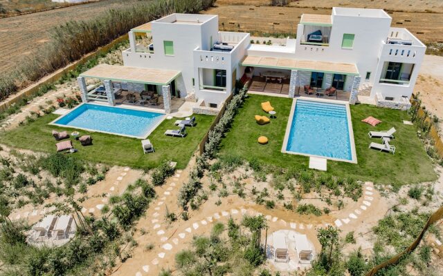 Plioni Villas & Suites