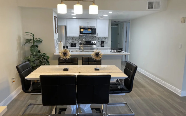 Modern Luxury Apartment Close Disney
