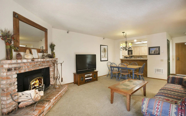 Aspen Creek by 101 Great Escapes