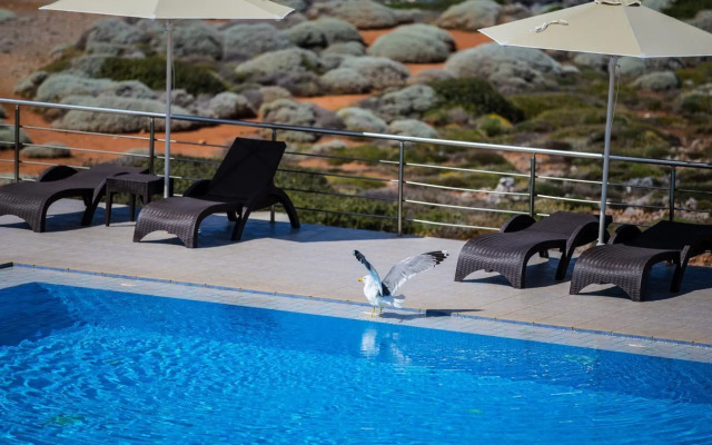 Nanakis Beach Hotel