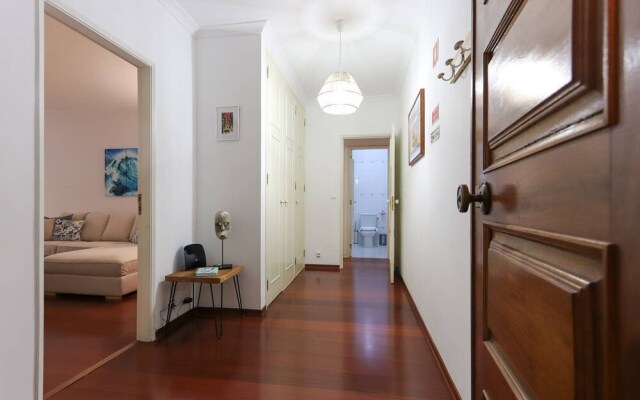 Stylish Apartment with Private Terrace and Garage