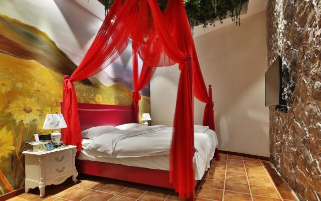 Yunxi Art Theme Hotel
