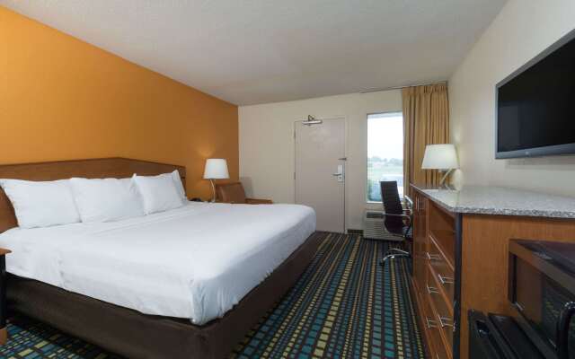 Days Inn by Wyndham Florence Cincinnati Area