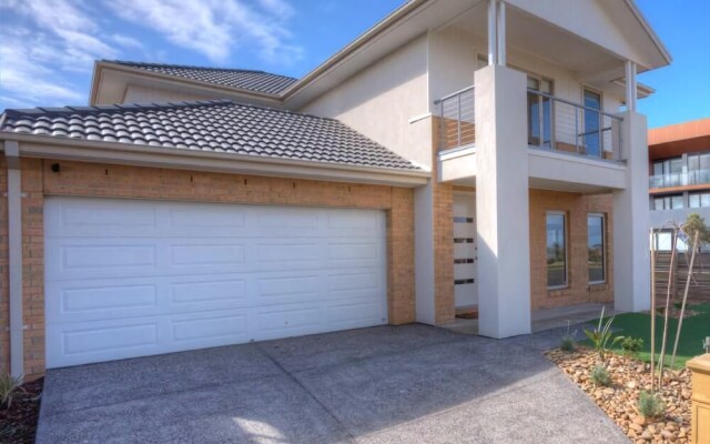 Wyndham Harbour Villa - Melbourne