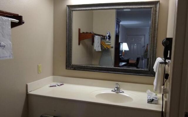 Carom Inn A Travelodge By Wyndham Denham Springs