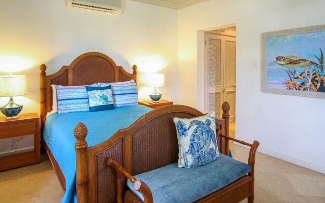 Ocean views apt with shared rooftop pool: Beacon Hill Surf by BSL Rentals