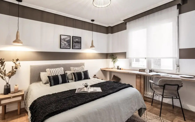 Arties - 4 Bedrooms Apartment in Almagro