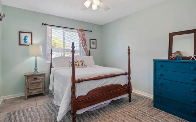 Beach Bungalow 700
