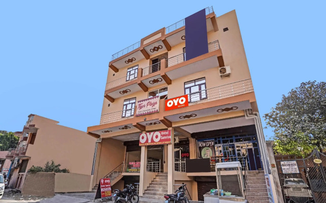 OYO Flagship 70395 Hotel Sunrise