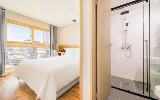 Hotel Moon