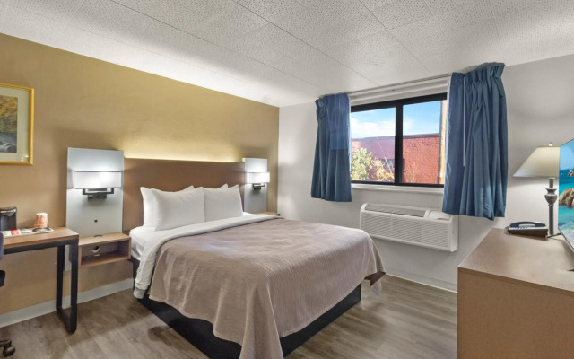 Quality Inn & Suites Downtown