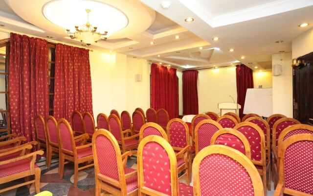 OYO Flagship  17345 MG Road