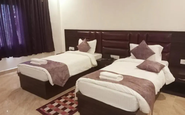 Hotel Leela Galaxy