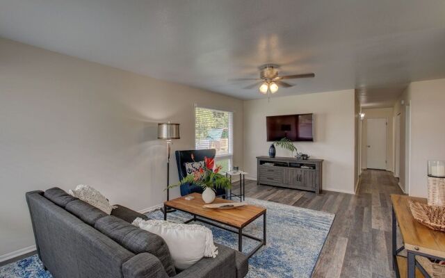 Hilo Hale Kaumana 3 Bedroom Home by RedAwning