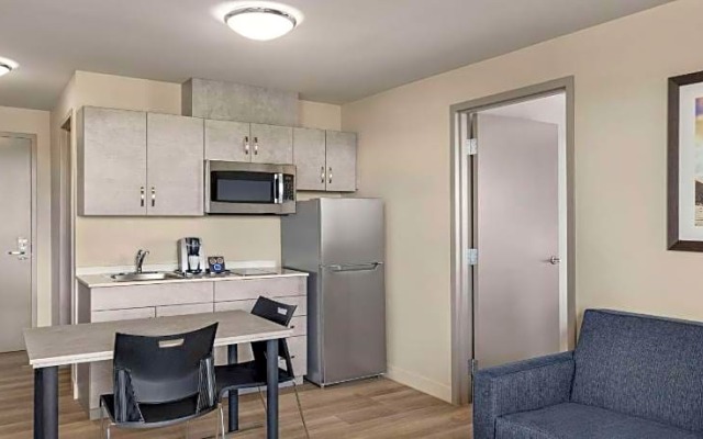 Microtel Inn & Suites Montreal Airport-Dorval QC