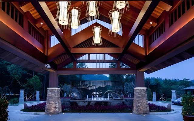 Wuzhishan Yatai Rainforest Resort